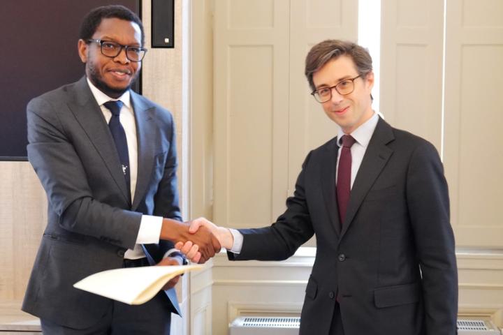 UCT VC Prof Mosa Moshabela (left) and president of Sciences Po, Luis Vassy